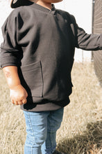 Charger l'image dans la galerie, Chandail noir unisexe