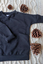 Charger l'image dans la galerie, Chandail noir unisexe