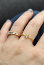 Charger l'image dans la galerie, Bague fleur blanche