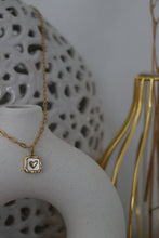 Charger l&#39;image dans la galerie, Charlène
